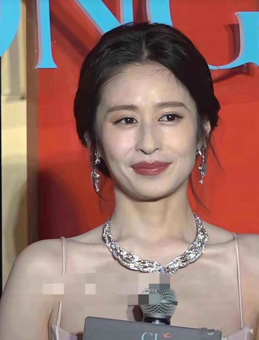 从来都没觉得颖儿漂亮。