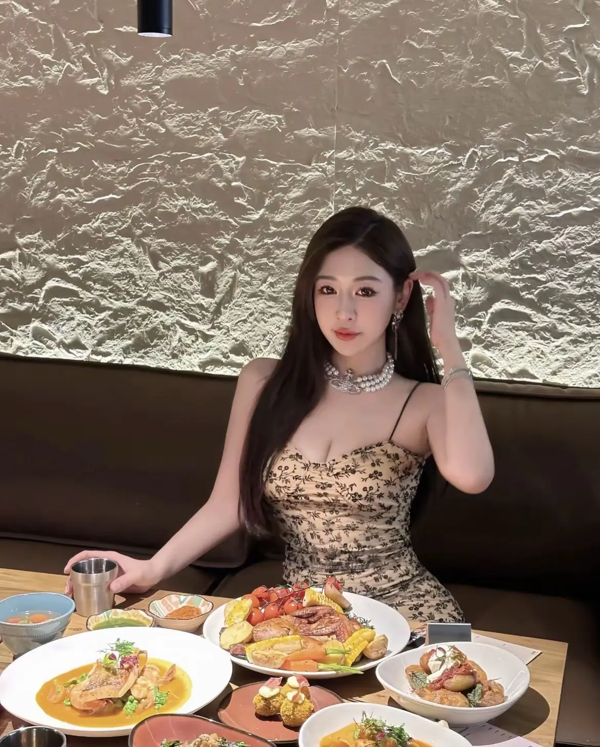 穷的我都想把身上肉当猪肉卖了。