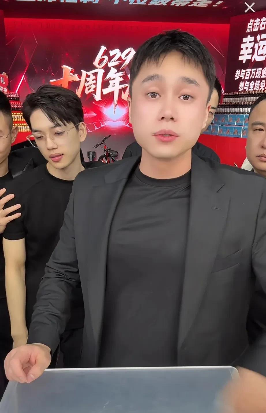 看热闹不嫌事大的二子爷直言昨天的刘二狗不再是从前的刘二狗了，以前的629在平台可