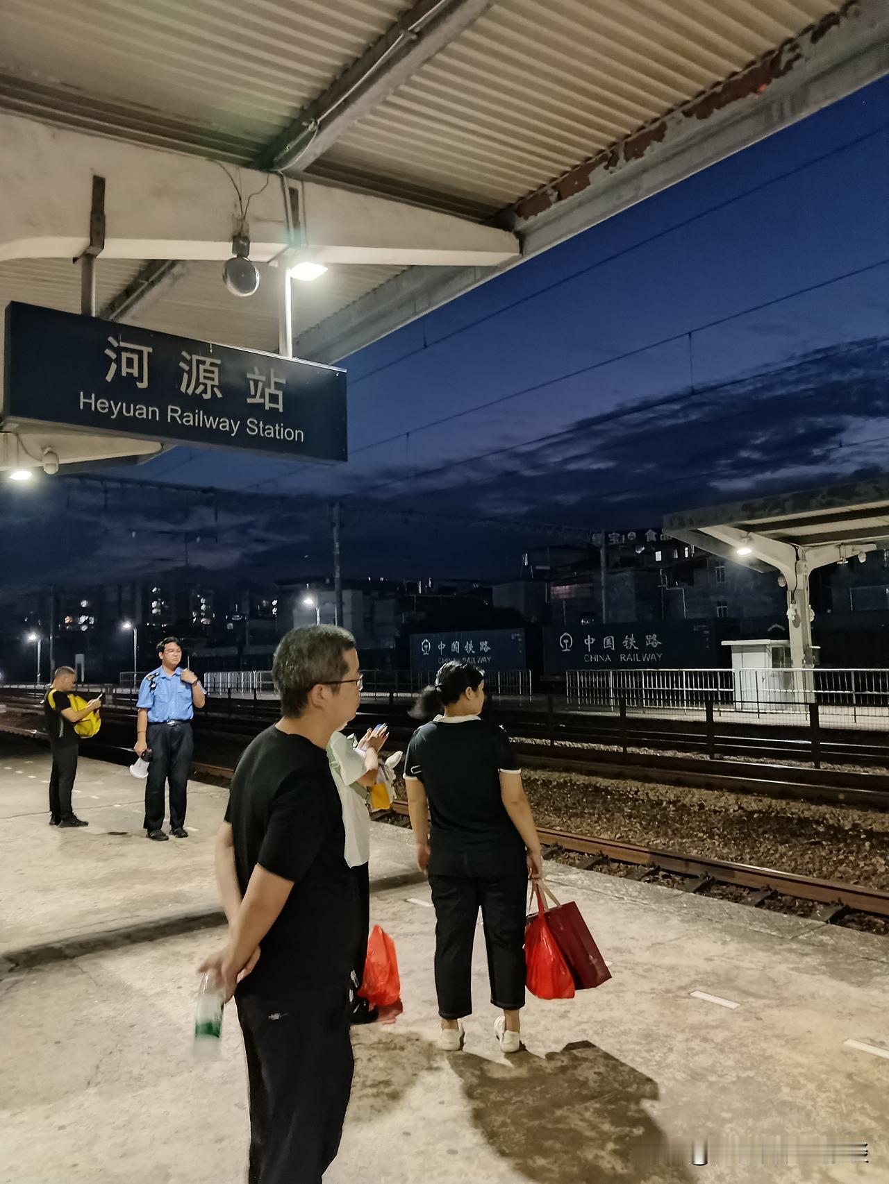 为何梅州的普铁停运了，而河源的普铁却能保留呢？河源人着实太幸福啦！既有高铁又