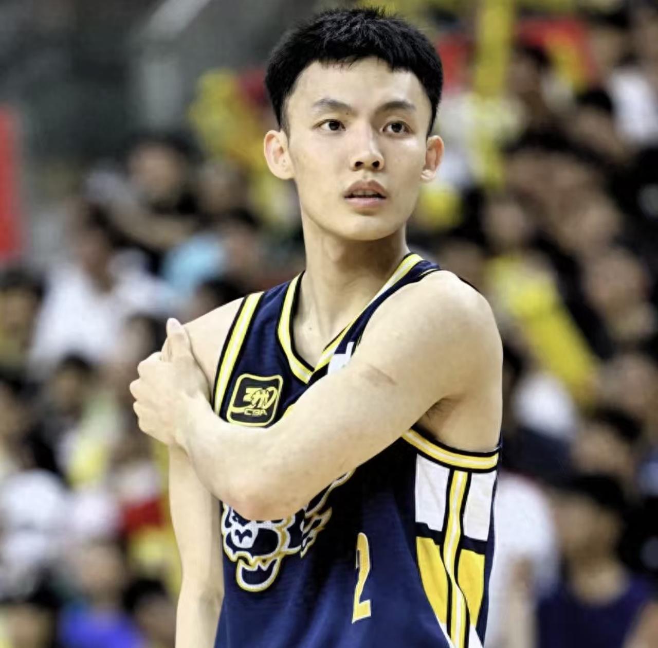 大家发现没，今晚19点35分，广东男篮将主场对阵江苏男篮，这不仅是一场焦点战，更