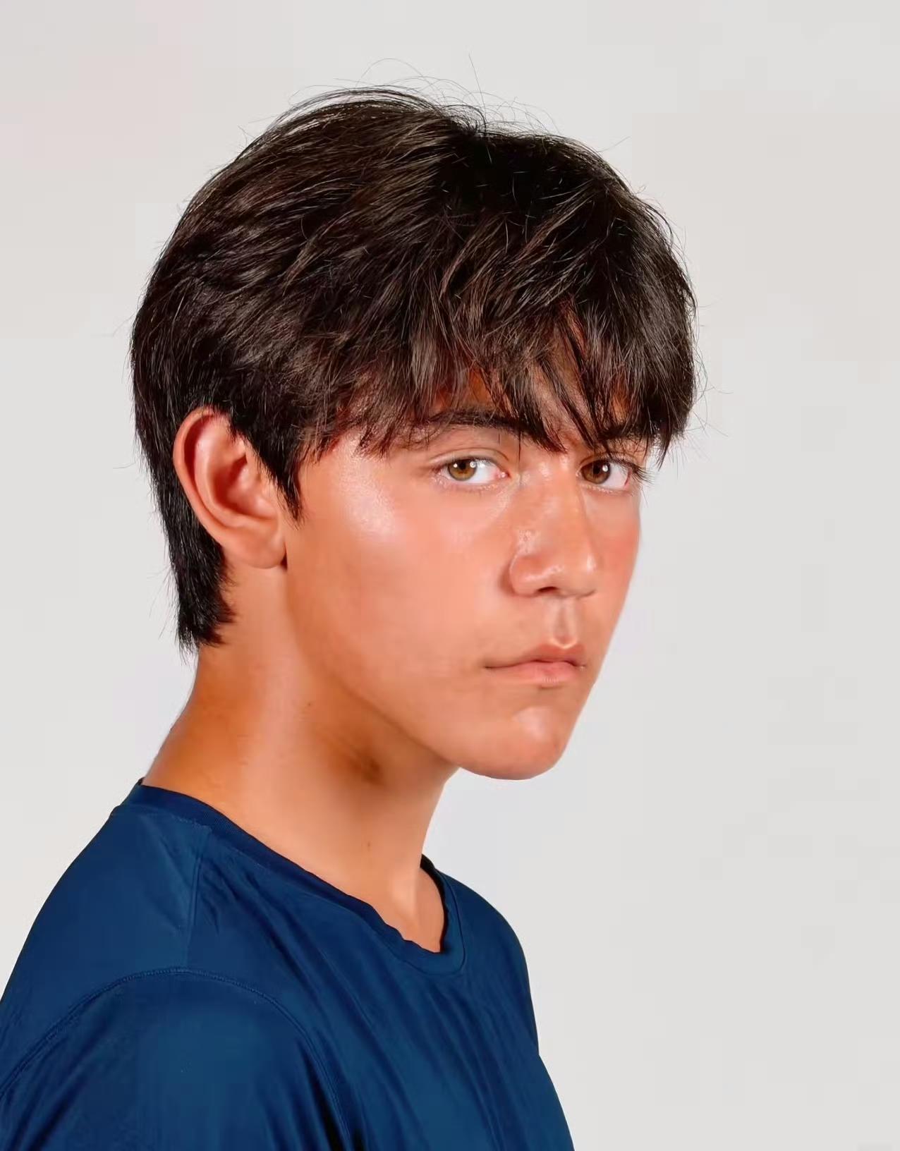 诺一16岁生日照曝光，气质复刻刘烨安娜晒出诺一的十六岁生日写真，少年模样一