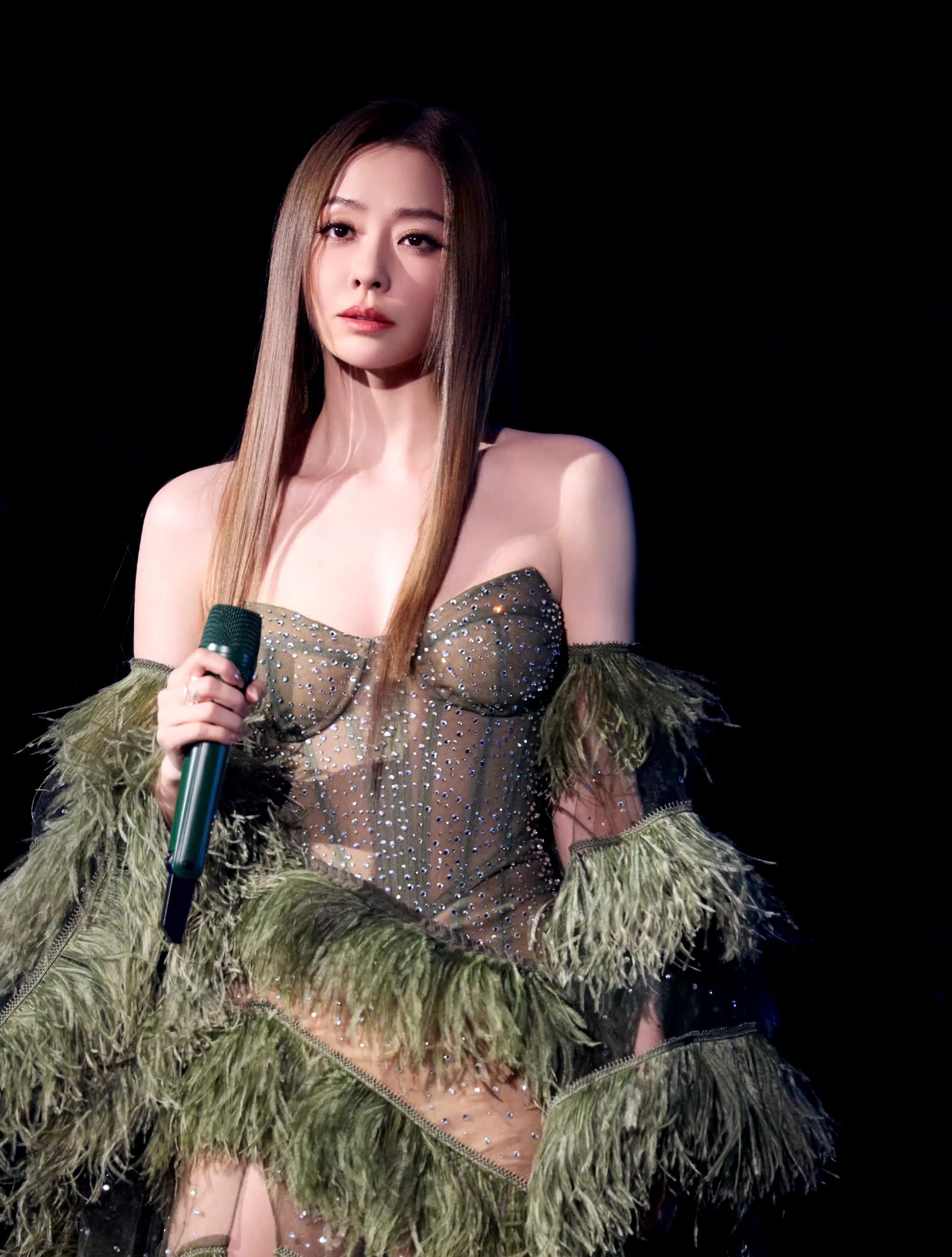 这次真的被惊艳了吧！真的美爆了！比王心凌，蔡依林好看了不止一个级别！无论身