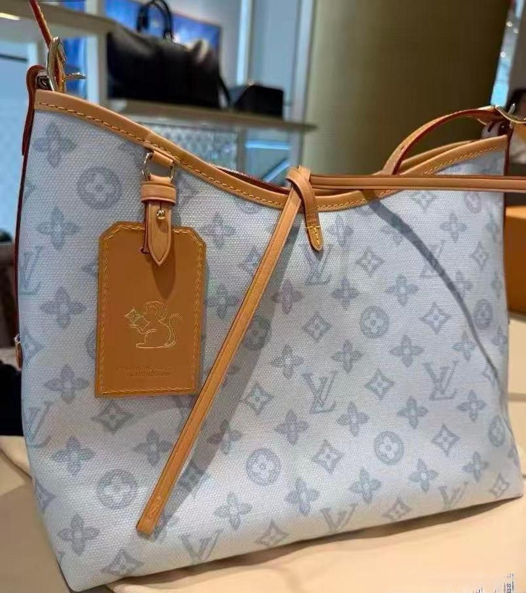 从追捧到唾弃！LV赶尽杀绝小商贩，彻底惹怒中国网友家境优渥的闺蜜，一口气清掉