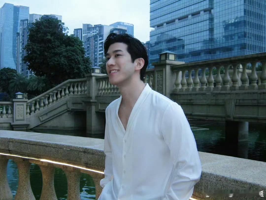 李治廷拳头乔家劲李治廷十日终焉官宣李治廷新角色太可了！拳头硬气人设带感，贴合度