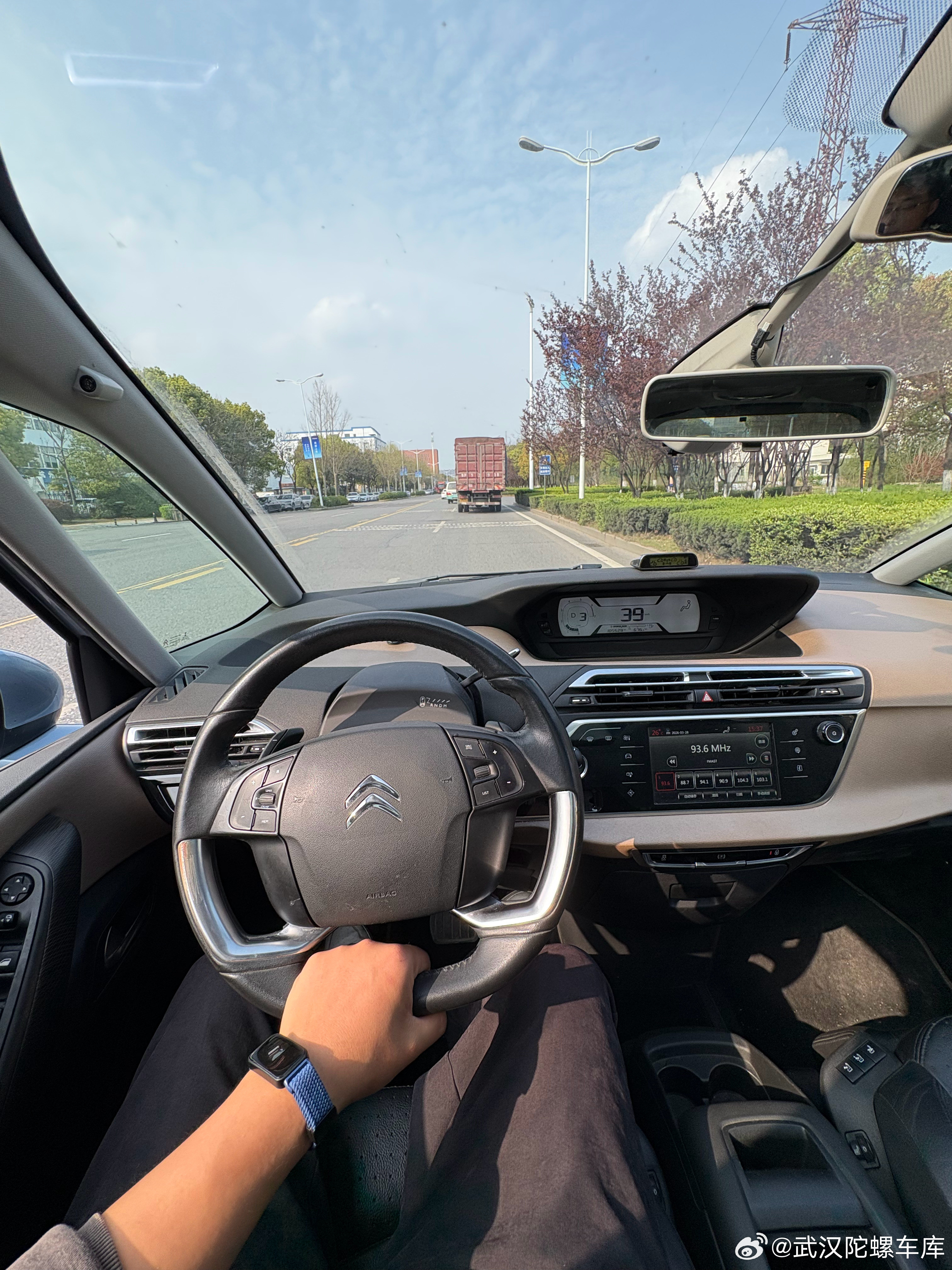 终于又收到七座豪华版本的大毕加索了武汉