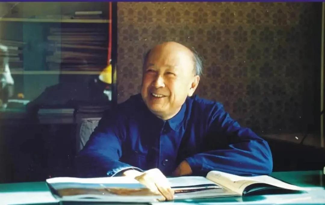 今天，缅怀钱学森!在他心里，国为重，家为轻，科学最重，名利最轻。5年归国路，1