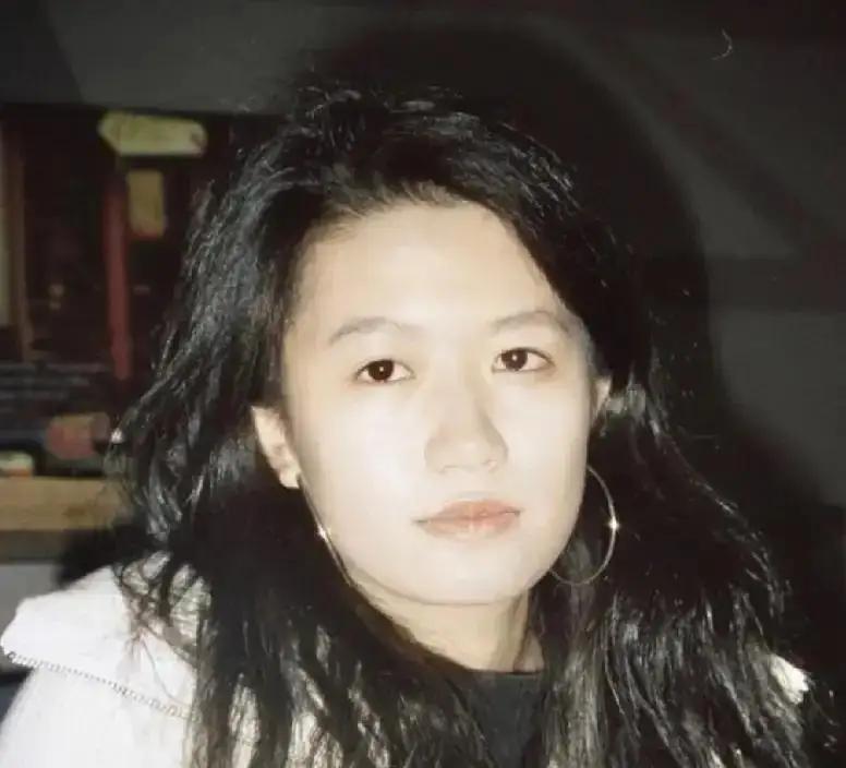 23岁中国女导演柬埔寨坠楼：她留给世界的最后一帧，不是悲剧，是警告1️⃣