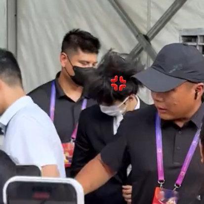 王俊凯发型被风做局了好帅啊啊啊​​​