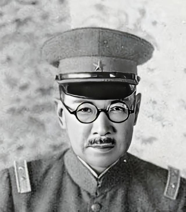 1937年12月2日，快攻进南京城的时候，松井石根得了肺病，交出了指挥权，接任的