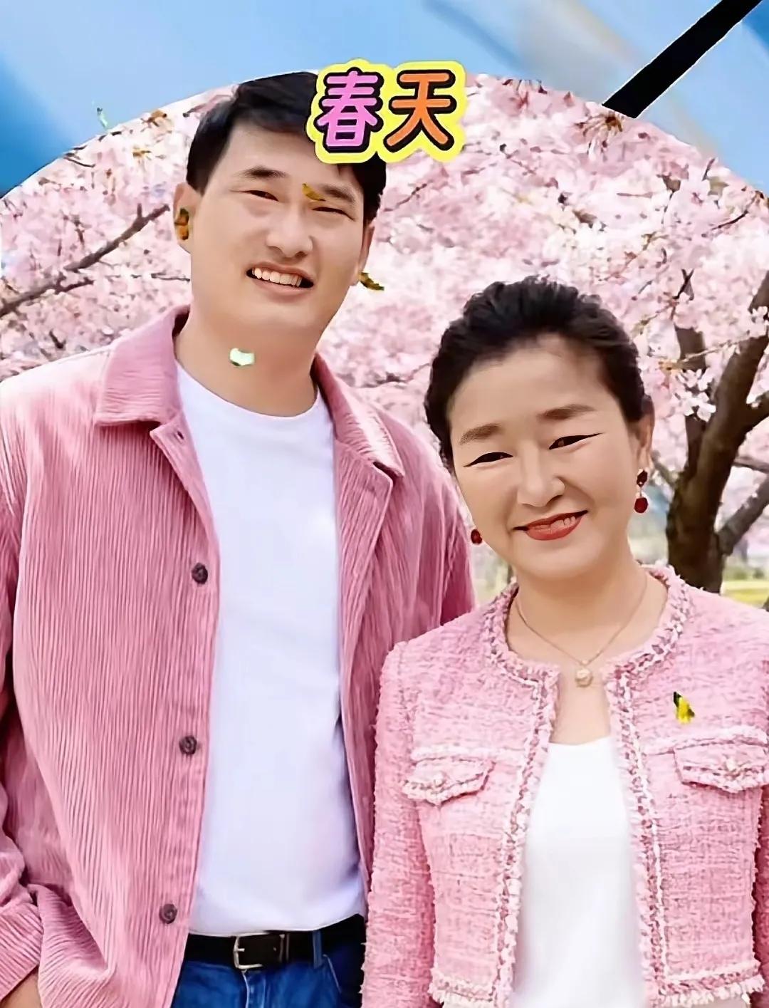 就问哪个挨千刀P的图，别说还怪好看咧！图片二人应该不难认，朱之文和李玉华夫妻