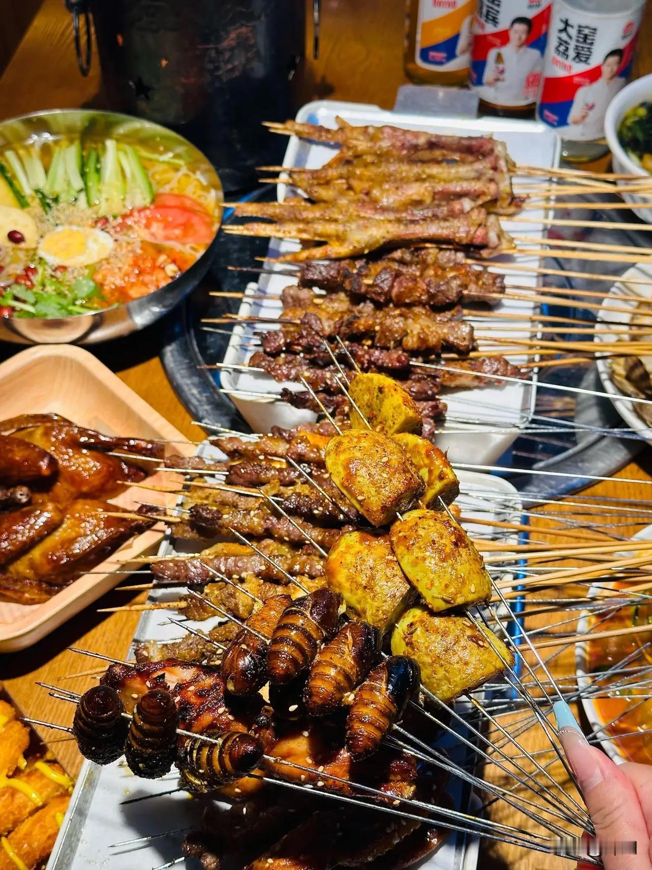 东北烧烤：烟火气里的撸串天花板，你尝过了吗？说到东北烧烤，那简直是一场味蕾的