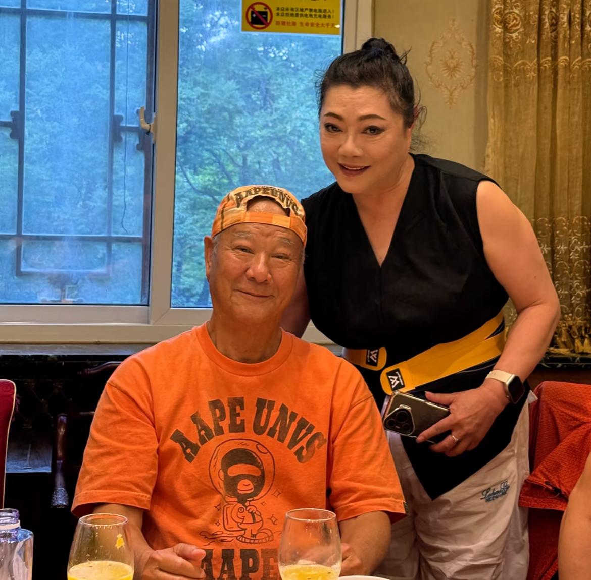 李修贤时隔五年复出拍戏，没想到他北京的关系圈这么强悍！很多人都知道他是周星驰的