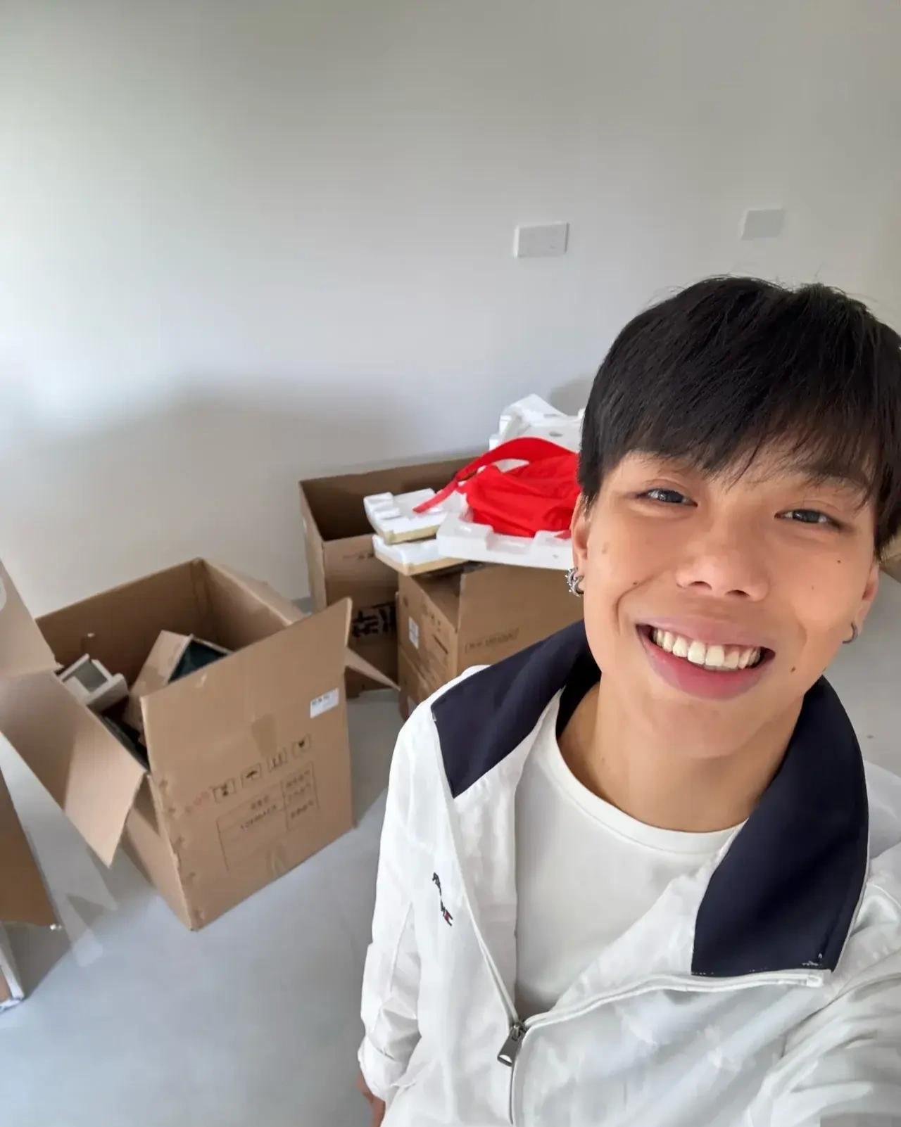 全运会女子100米跨栏赛场刚爆冷夺冠的刘景扬，近期分享了自己在珠海的居所，瞬间引