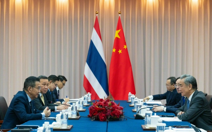 中国和泰国谈妥了8月14日，外交部长王毅在云南安宁会见来华出席活动的泰国外长玛