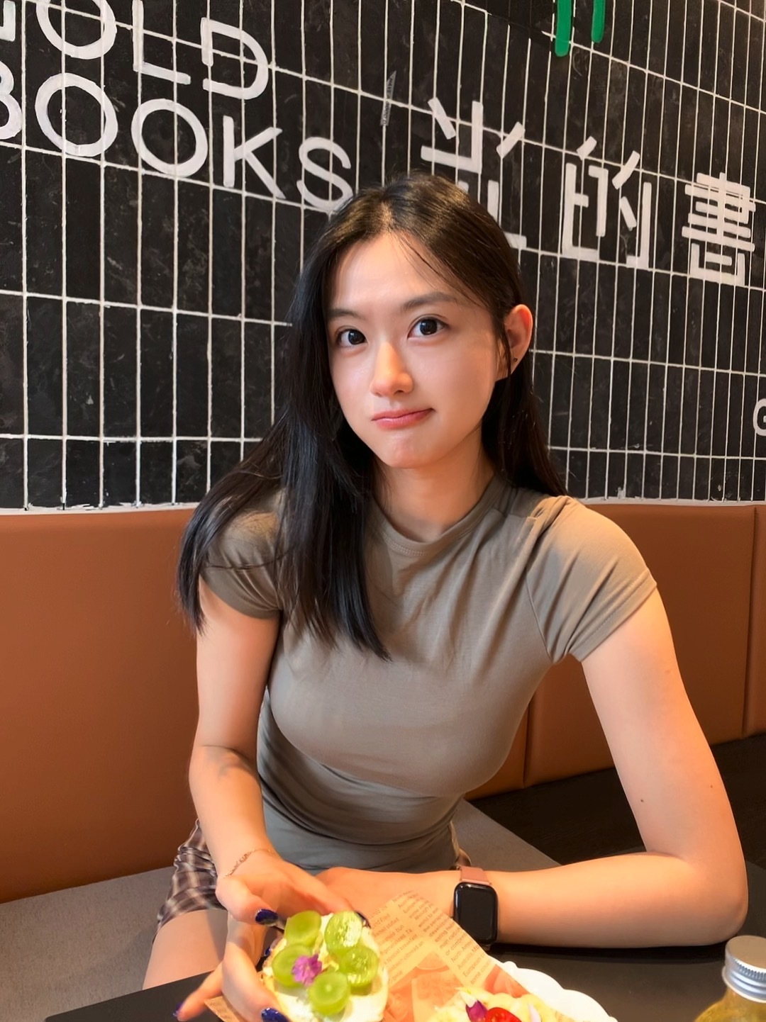 来几张～化妆品就一小袋毫无安利的价值kfc这个焦糖芋泥好吃酥酥新美甲[春游