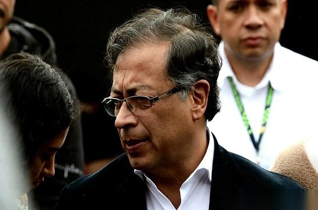 飓风卷走了7条人命，他老兄在网上发了条动态，说这是“老天爷的恩赐”。我当时就想