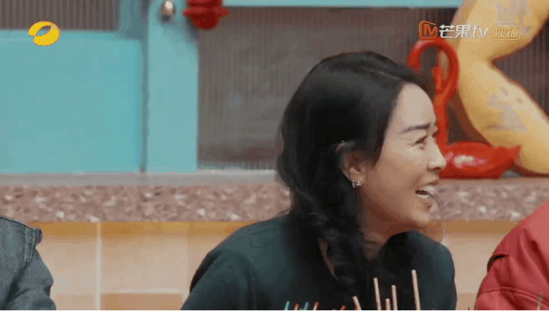 那英一听麻将眼睛都发光了谁懂啊！那英对麻将是刻在DNA里的爱，一听到相关游戏立刻