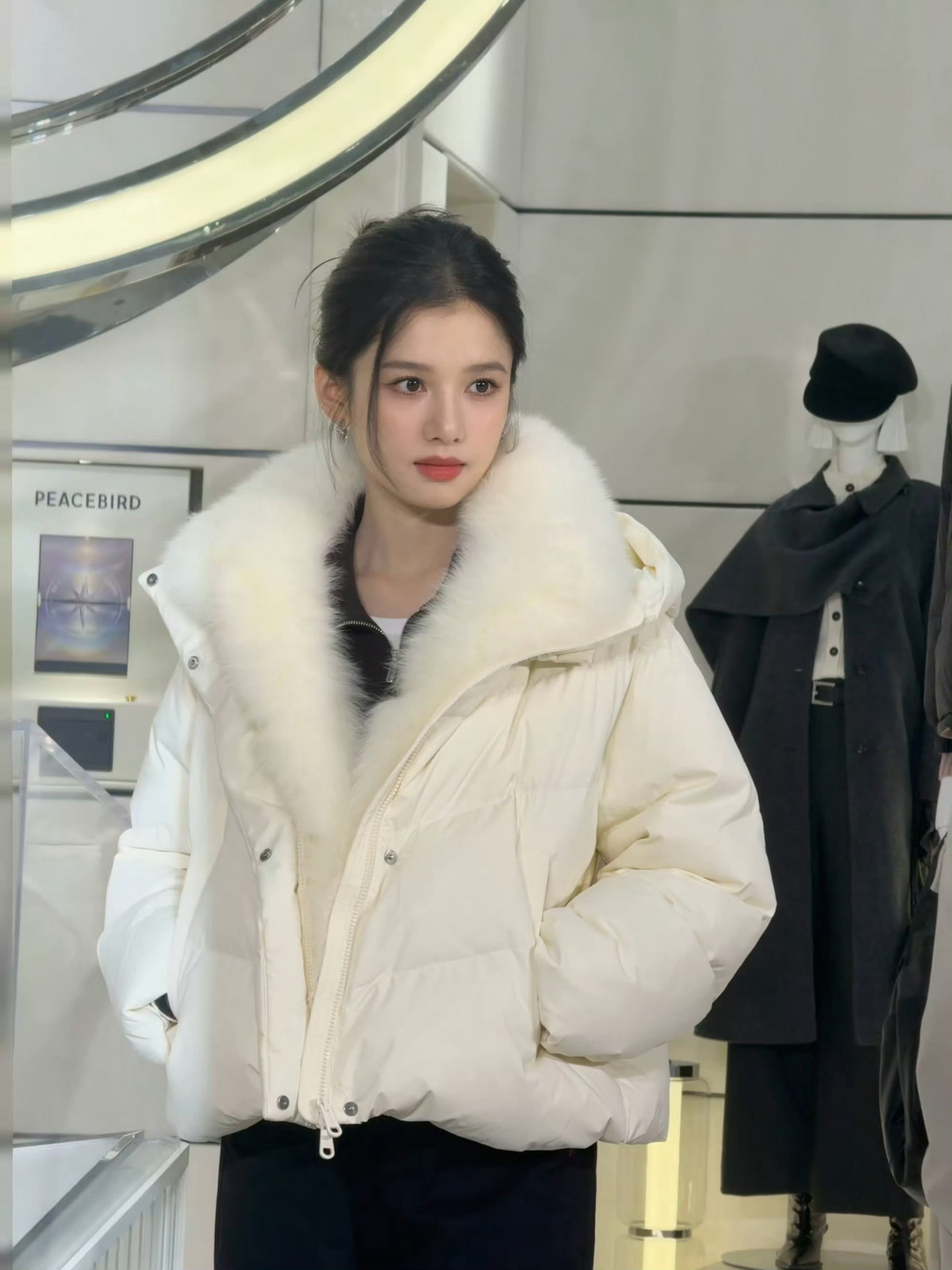 我怎么感觉她脖子也变长了