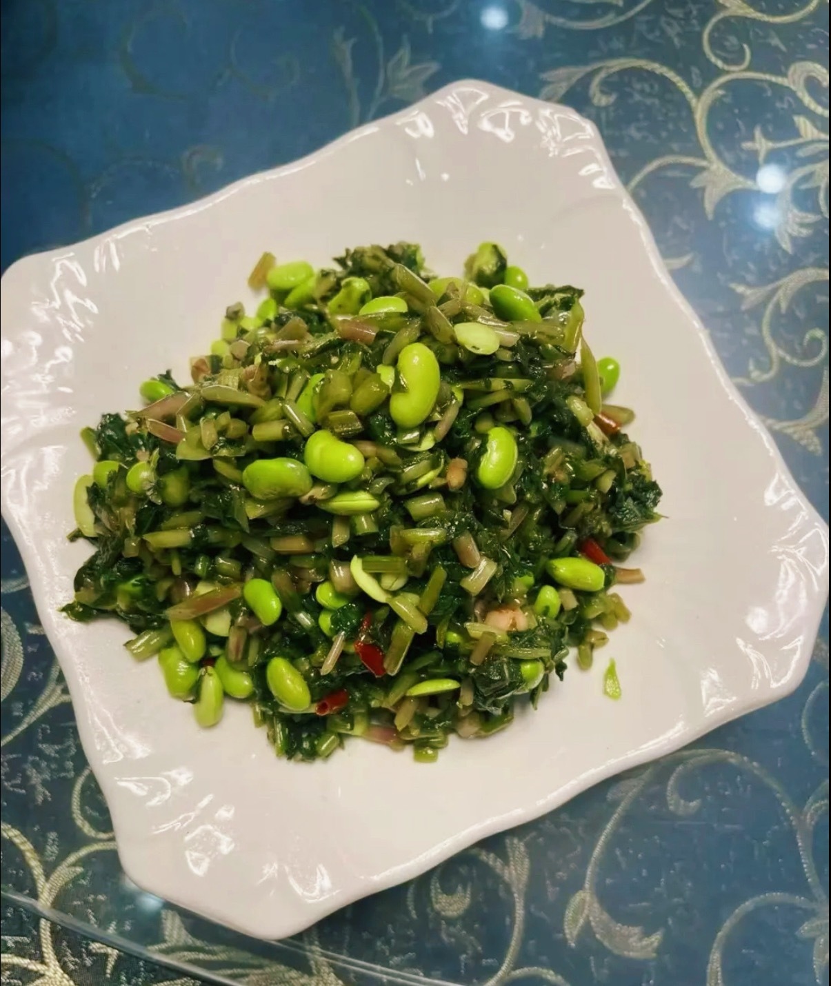 好几年都没来这家饭店吃饭了今天特地来的一起四个人点了六个菜图1腌菜毛豆米图2老母