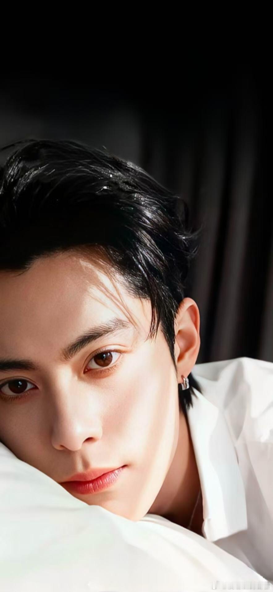 给王鹤棣打爽了棣棣睡衣派对太会玩，快乐值直接拉满，光看这画面整个期待，下一期的惊