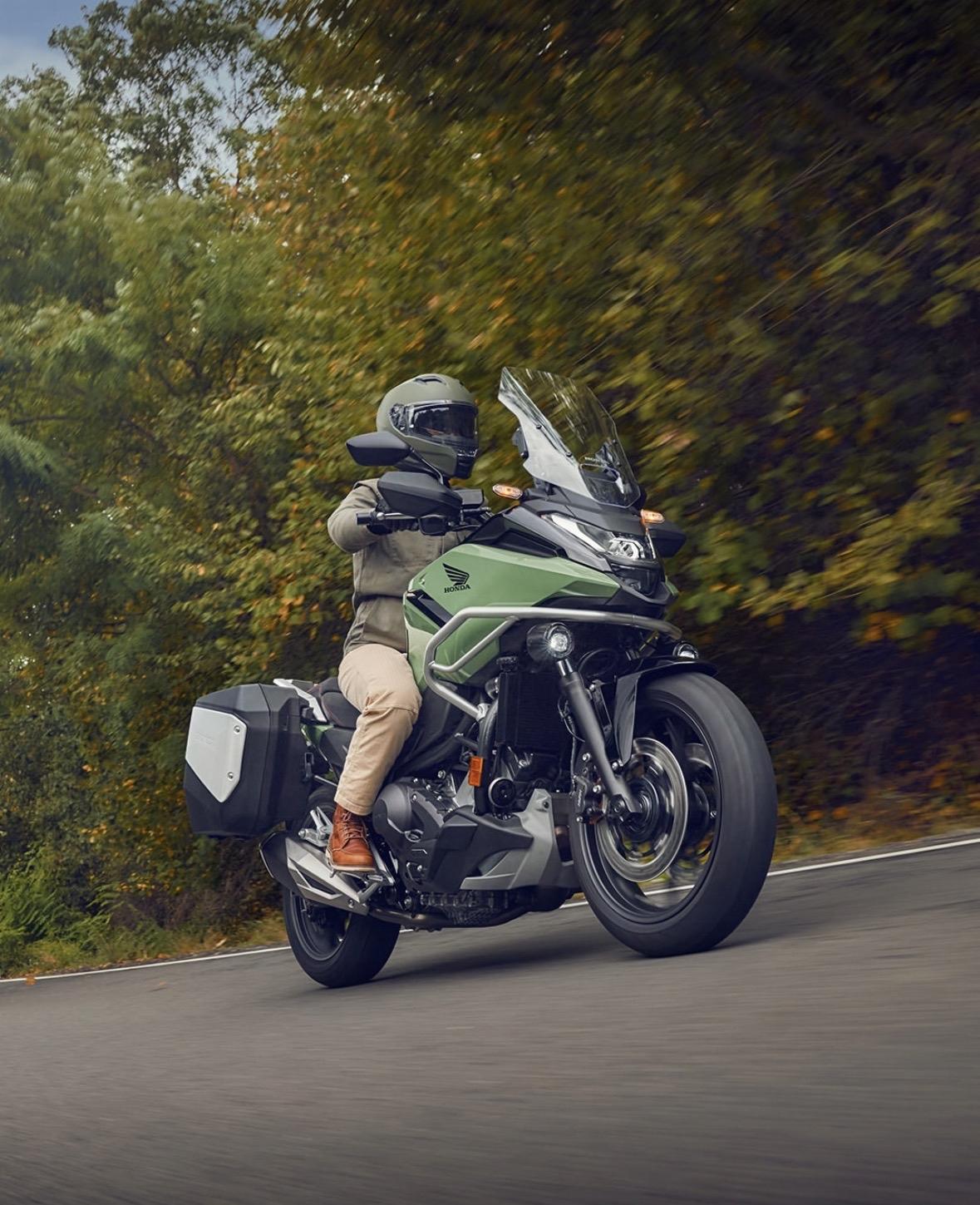 🌞生活不会总如我们所愿，但我们可以选择以清醒的姿态面对。不要抱怨，不要逃避，用