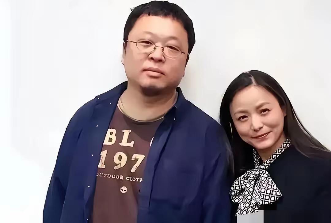 罗永浩给外界的印象，一直是浑身带刺、怼天怼地。蔡康永问了他一个问题：“你太太