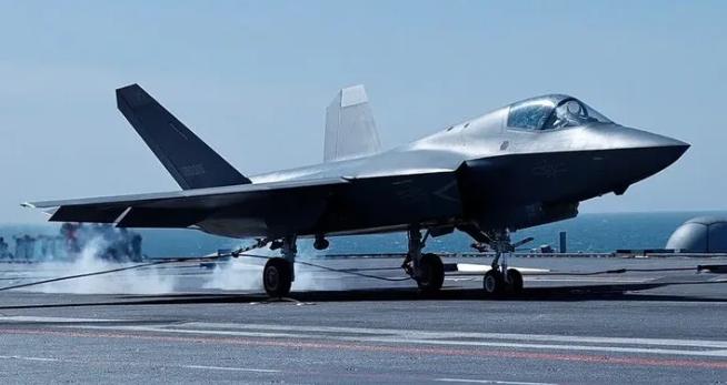 三哥又发表惊人言论，他们说中国发展五六代机并打算将歼-35出口到巴基斯坦