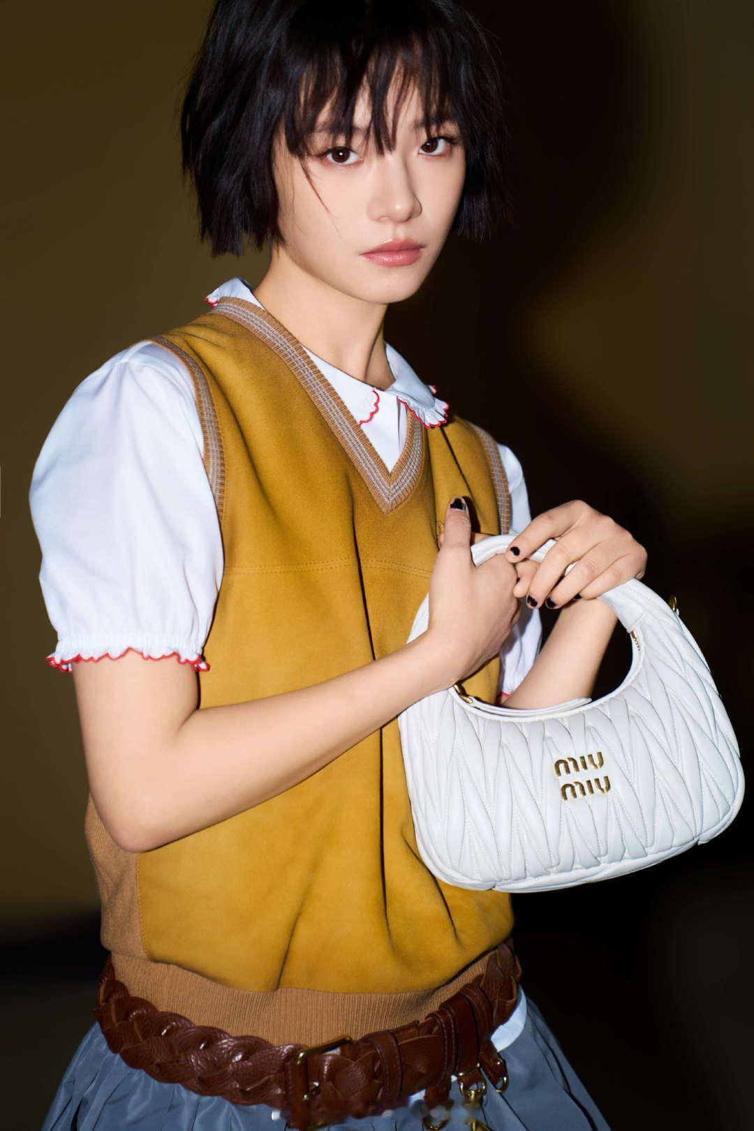 赵今麦、刘浩存、李庚希miumiu大片🈶这次miu家终于不搞怪了