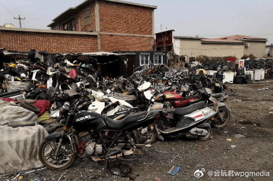 “摩托车取消13年强制报废”引全网热议：车管所回应近期，社交平台上“摩托车取消1
