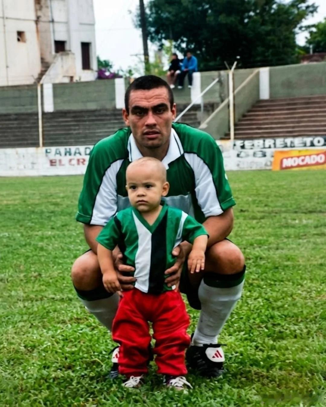 分享一组国际米兰前锋劳塔罗成名之前的照片！国际米兰劳塔罗足球老照片