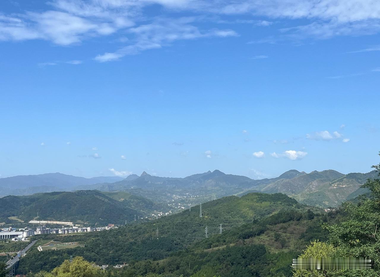 俄罗斯陷入交友的迷茫。敌人的敌人是朋友，这个交友法则，在俄罗斯面前