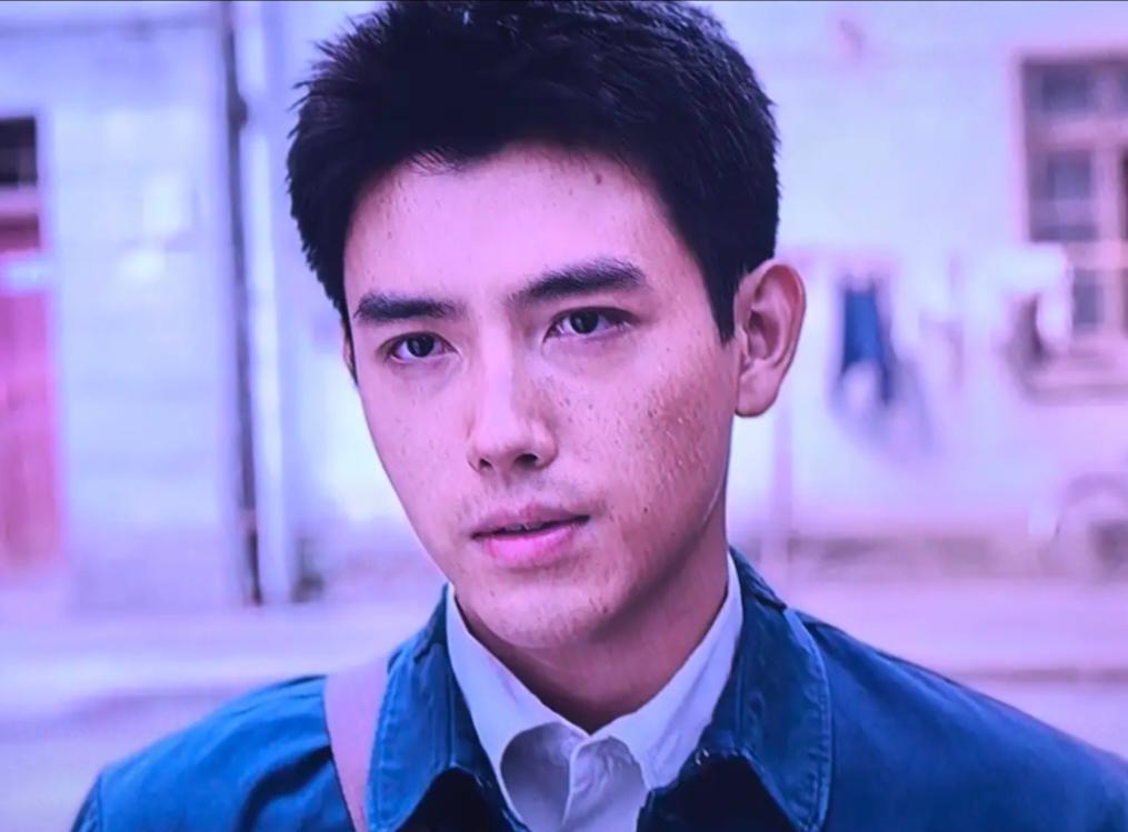 这可能是陈飞宇第一次，让人彻底忘了他是陈凯歌的儿子。他在排练室把一个搪瓷盆摔得