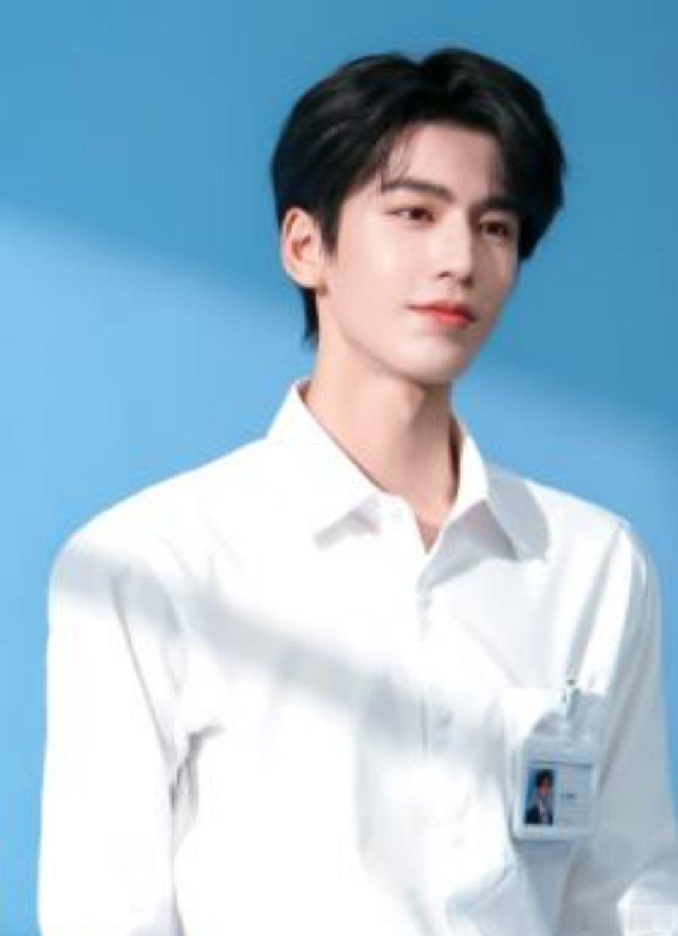 张凌赫底气十足，刚从肖战手中接过陌森眼镜代言，24小时便创下1380万销量，惊呆