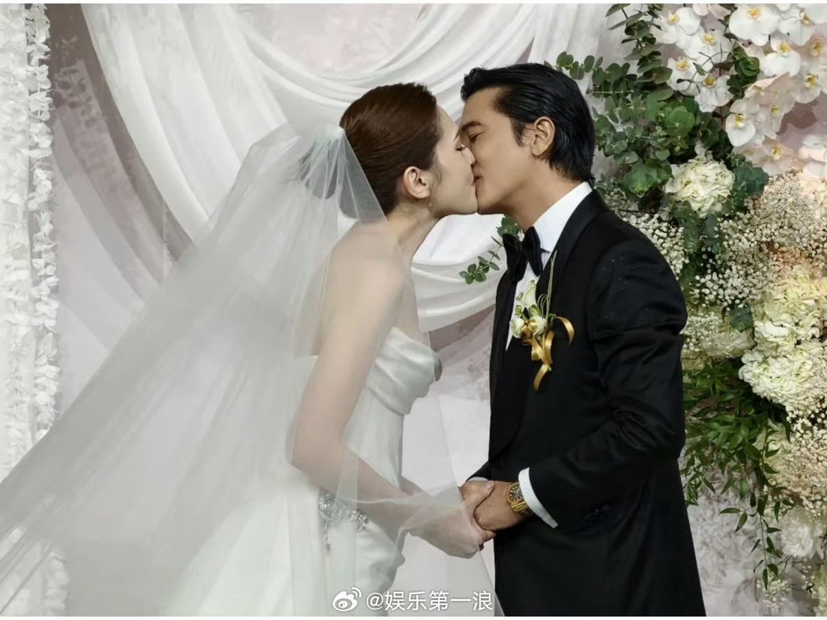 邱泽许玮甯婚礼誓词邱泽许玮甯誓词邱泽许玮甯婚礼誓词邱泽哽咽道：每分每秒我都觉得