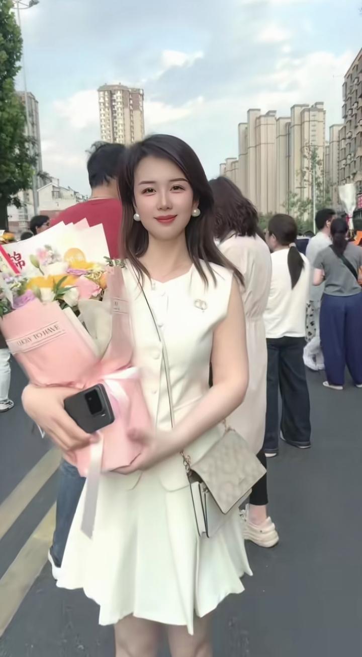 高考结束了，终于结束了！我女儿估分如下:数字70分左右语文85分左右英语