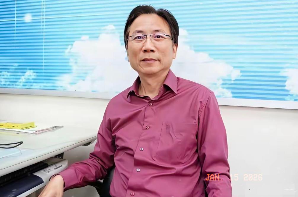 “我为什么一定要反共？”国民党议员詹江村的一句话，凌晨把岛内舆论场再次点燃。