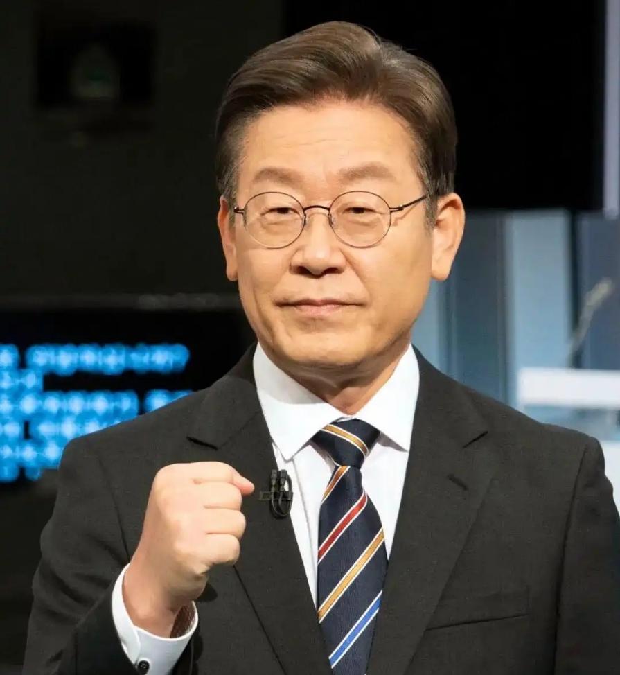 李在明喊话美媒:不能将中国拒之门外!韩中关系微妙博弈引热议韩国总统李在明在A