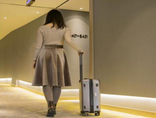 四川成都，一女子和男领导出差时，两次遭男领导猥亵，报警后领导被拘留5天。事后领导