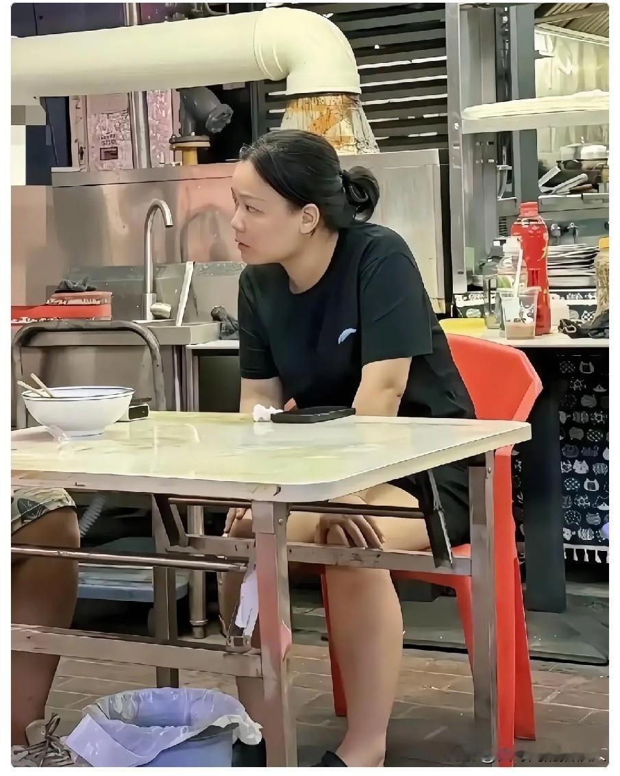 长沙这夜宵店的老板娘成慧，这几天算是把我看破防了。8月1日凌晨，湖南长沙，夜