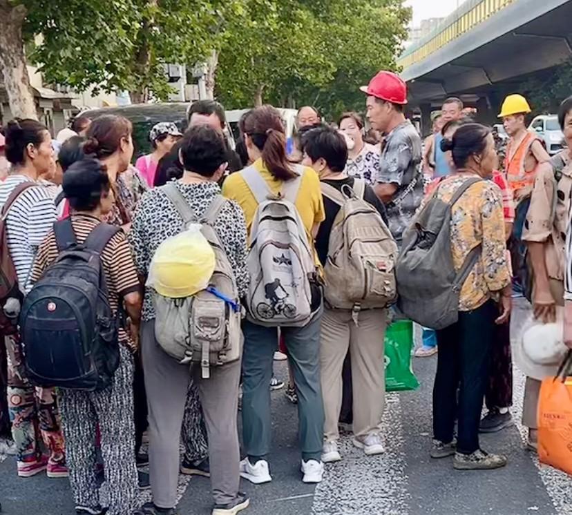 大家好，我是劳务市场观察老王和大家分享一下山东济南劳务市场，用工价格与劳务市场的