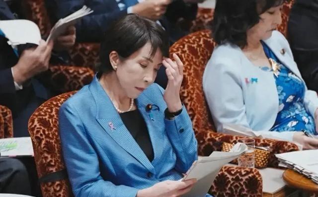 台湾前陆军副司令在接受赵少康采访的时候说：日本自卫队的武器和战斗力和大多数国家比