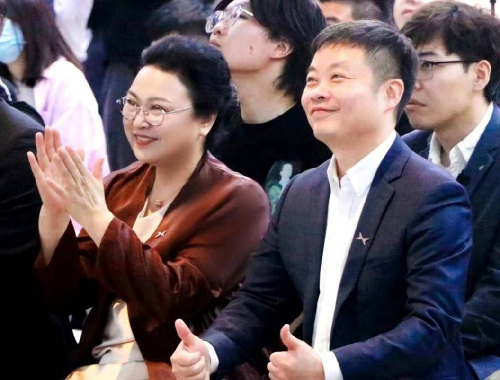 聊聊小鹏的财报：营收：l2025年第二季度小鹏汽车总营收为人民币182.7亿