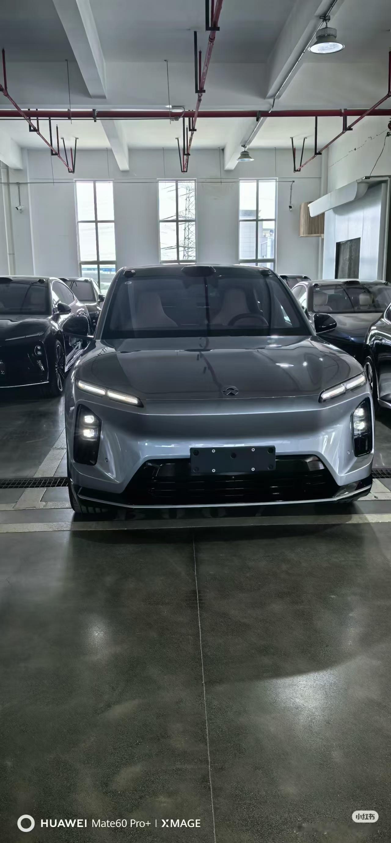 根据定位在福建的博主表示，蔚来ES6和EC6的升级为：全新外观，颜色和轮