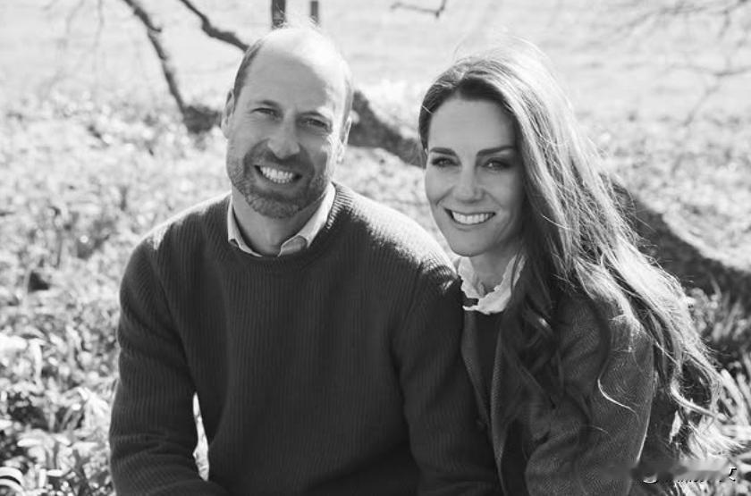 情人节，威廉凯特分享了一张新合照，并祝大家情人节快乐！照片中的威廉凯特，自然温