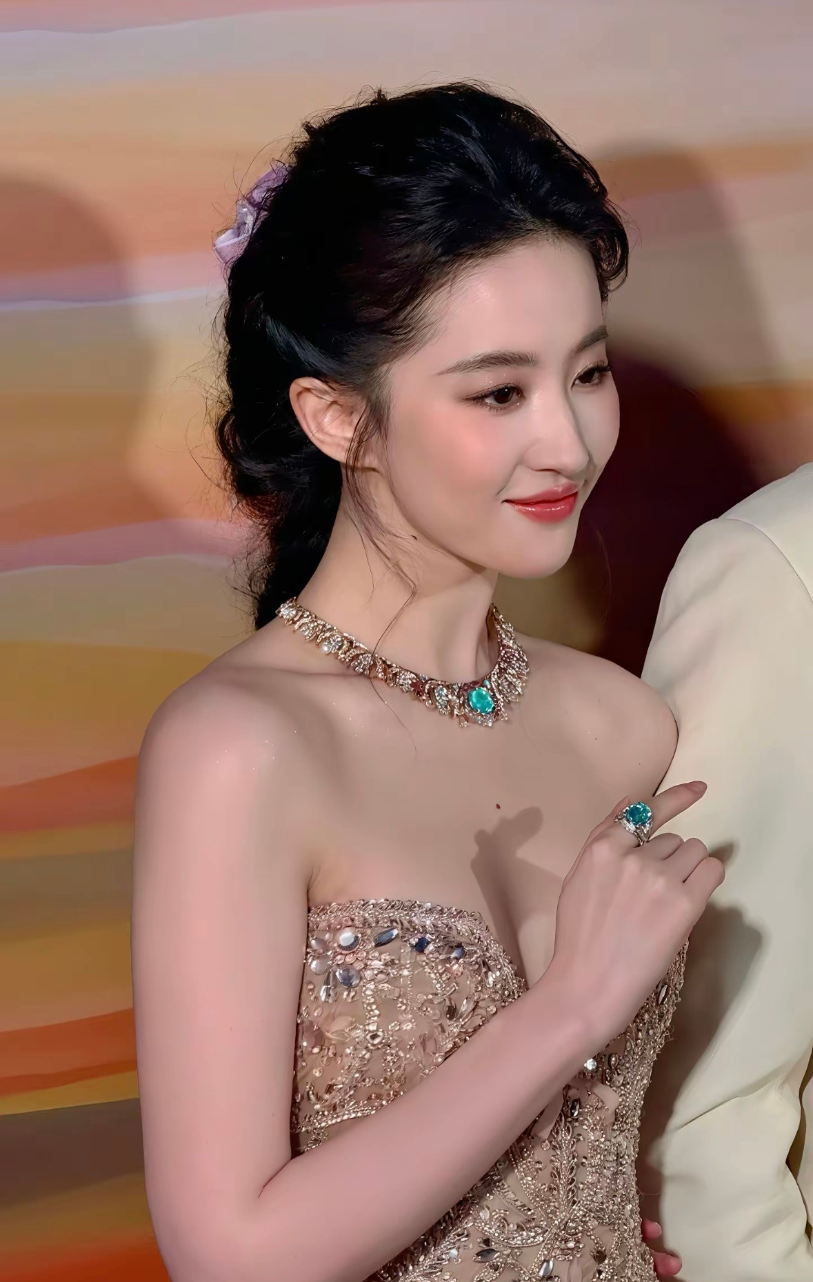 都戴这么大的钻了我愣是看不到💎​​​