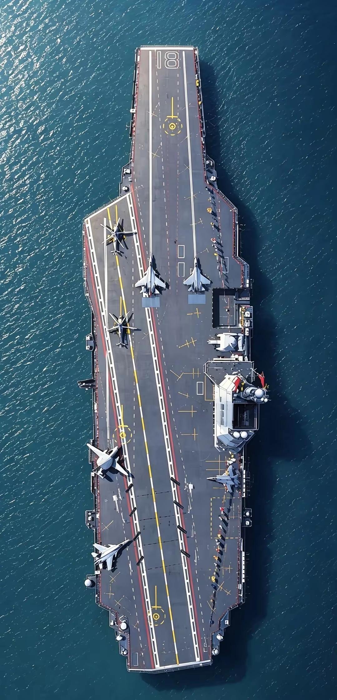 这样高清的003型福建舰航母俯视图，你们见过吗？003a型航母不得不说，还是