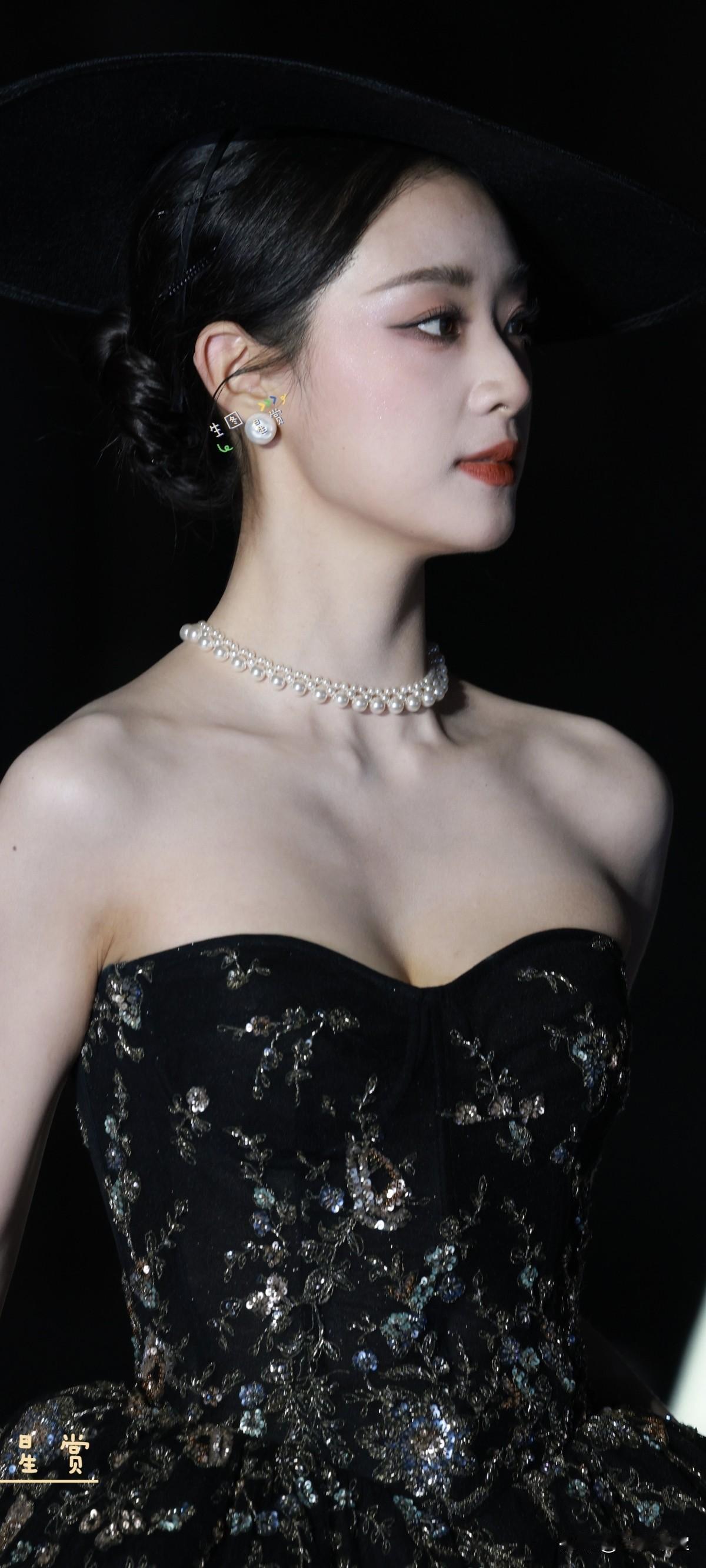 复古摩登，权威美貌