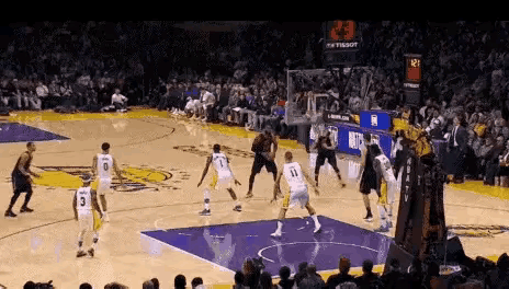 詹姆斯这个传球，是不是NBA历史最佳助攻？​​​