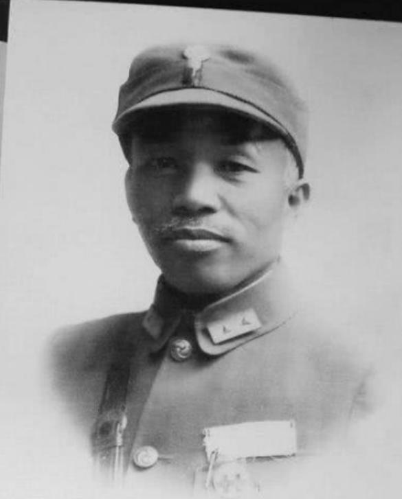 1937年，南京守军接到撤退命令时，粤军66军军长叶肇拔出佩刀，谁也没想到，这群